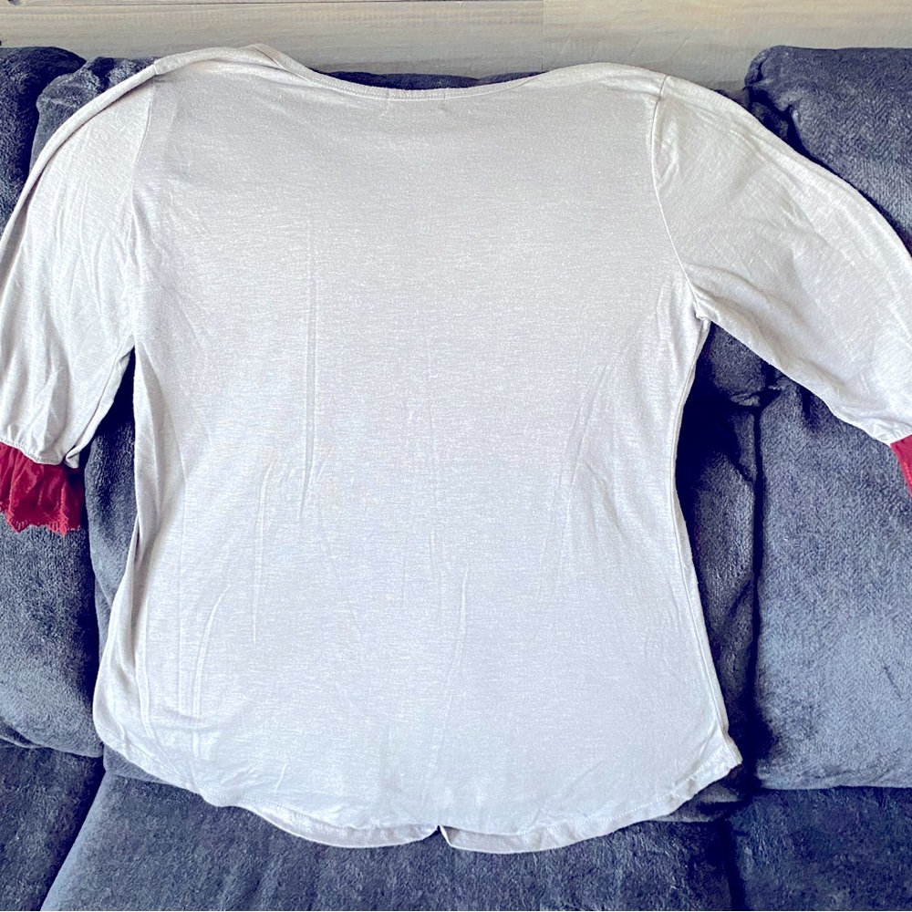Daisy Rae Woman’s M ruffle sleeve T- shirt - Picture 3 of 6